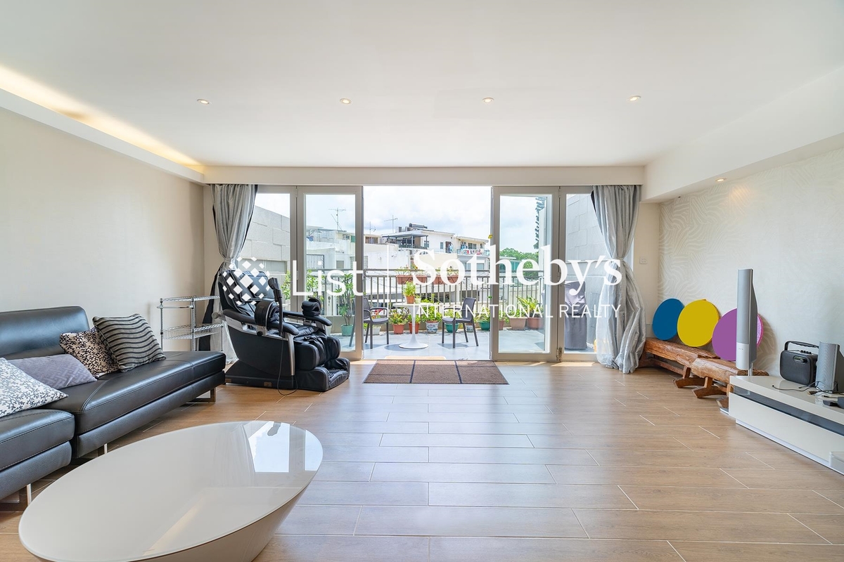 Golden Cove Lookout 金碧苑 | Living Room