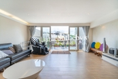 Golden Cove Lookout 金碧苑 | Living Room