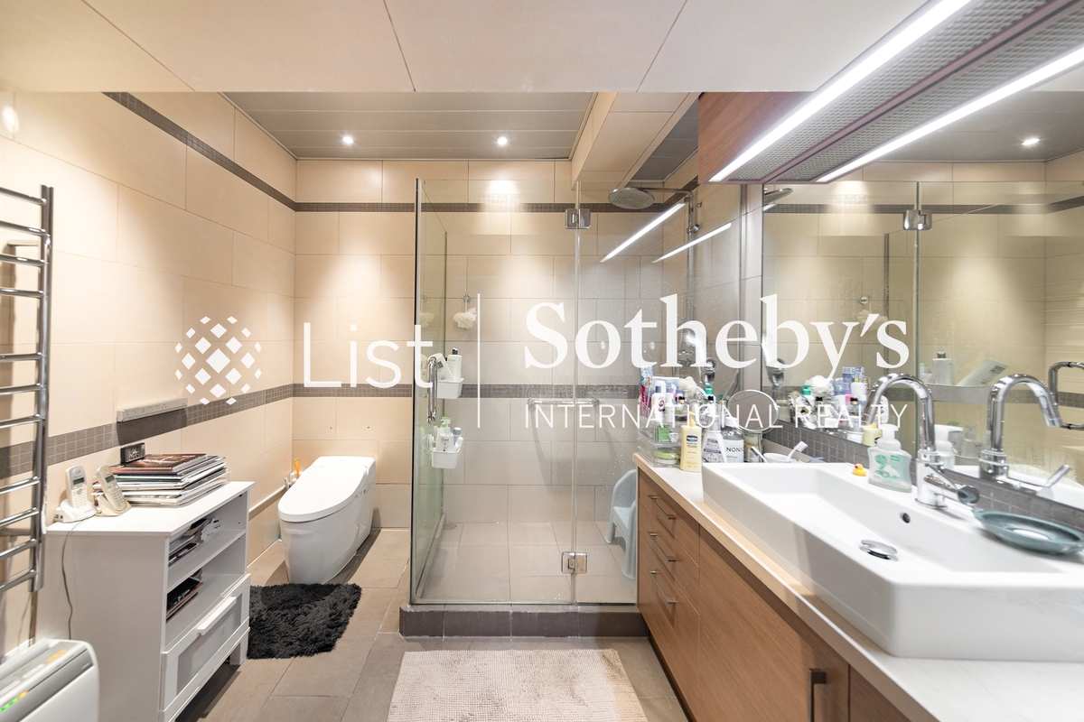 Golden Cove Lookout 金碧苑 | Master Bathroom