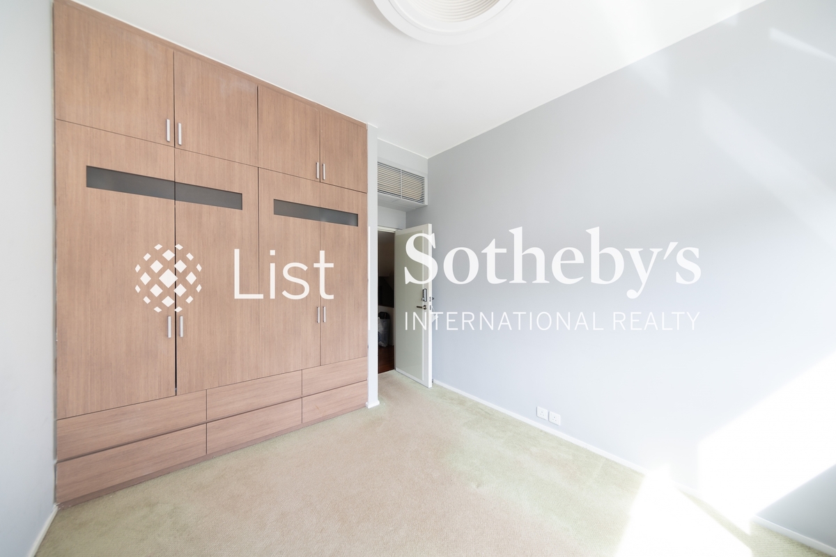 Golden Cove Lookout 金碧苑 | Third Bedroom