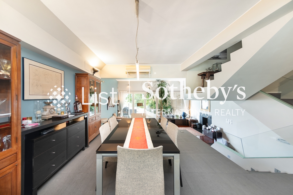 Golden Cove Lookout 金碧苑 | Dining Room