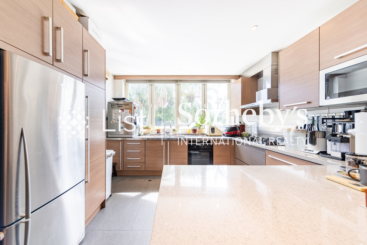 Golden Cove Lookout 金碧苑 | Open Kitchen