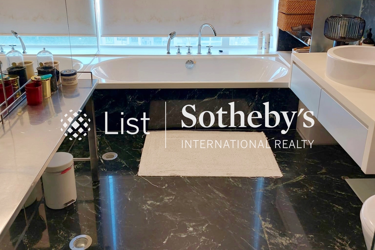 21-25 Green Lane 箕璉坊21-25號 | Master Bathroom