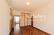 Ho's Villa 松竹苑 | Built-in Wardrobe in Master Bedroom 