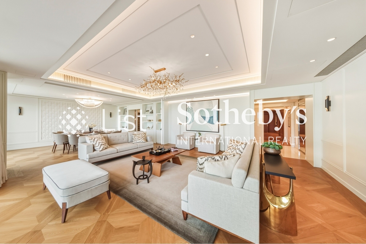 8 Deep Water Bay Drive 深水灣徑8號 | Living and Dining Room