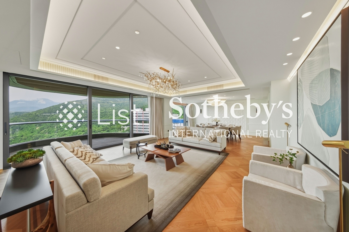 8 Deep Water Bay Drive 深水灣徑8號 | Living and Dining Room