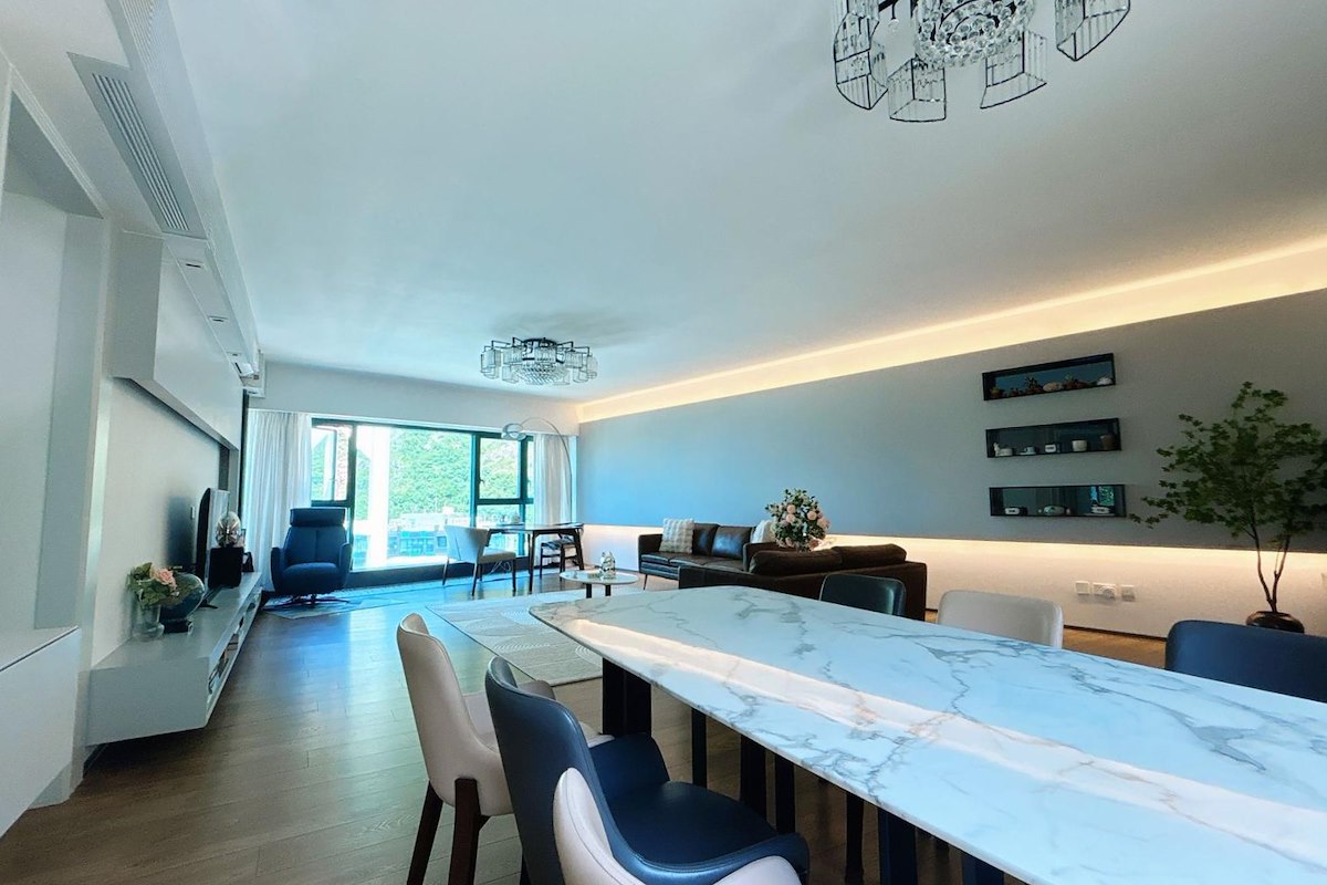 South Bay Palace 南湾御苑 | Living and Dining Room