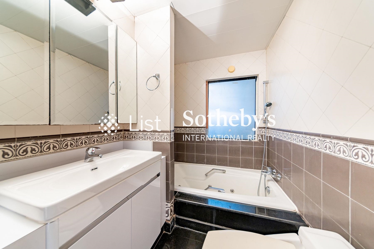 15-21 Broom Road 蟠龍道15-21號 | Master Bathroom