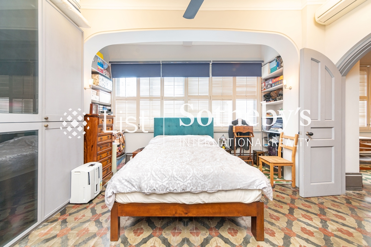 Nos. 9-11 Sing Woo Road 成和道9-11號 | Master Bedroom