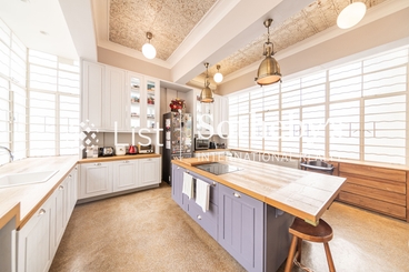 Nos. 9-11 Sing Woo Road 成和道9-11号 | 