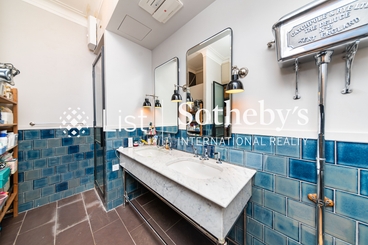 Nos. 9-11 Sing Woo Road 成和道9-11号 | 