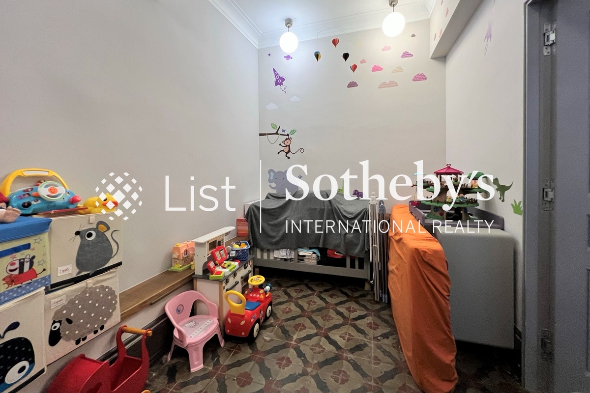 Nos. 9-11 Sing Woo Road 成和道9-11號 | Second Bedroom