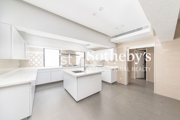 12-22 Black's Link 布力徑12-22號 | 