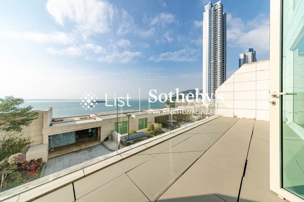 Residence Bel-Air Phase 5 Villa Bel-Air 貝沙灣 5期 洋房 | Balcony off Living and Dining Room