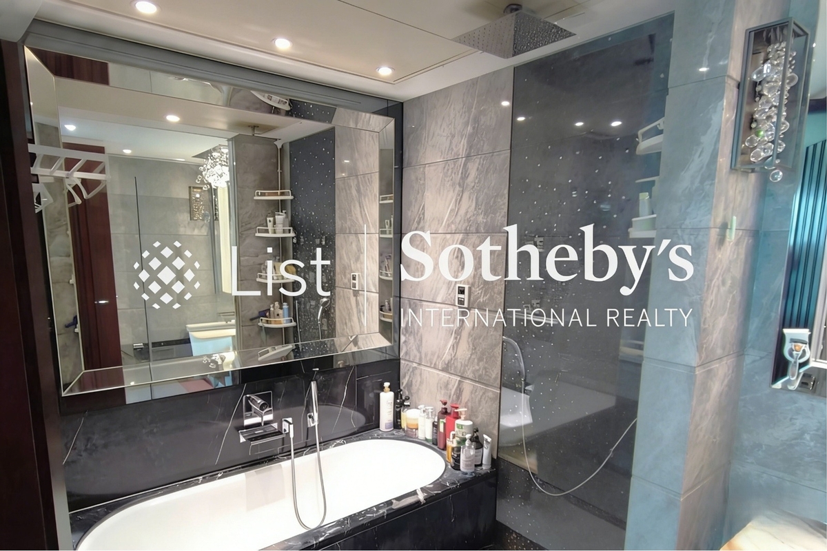 Celestial Heights Phase 1 半山壹號第一期 | Master Bathroom