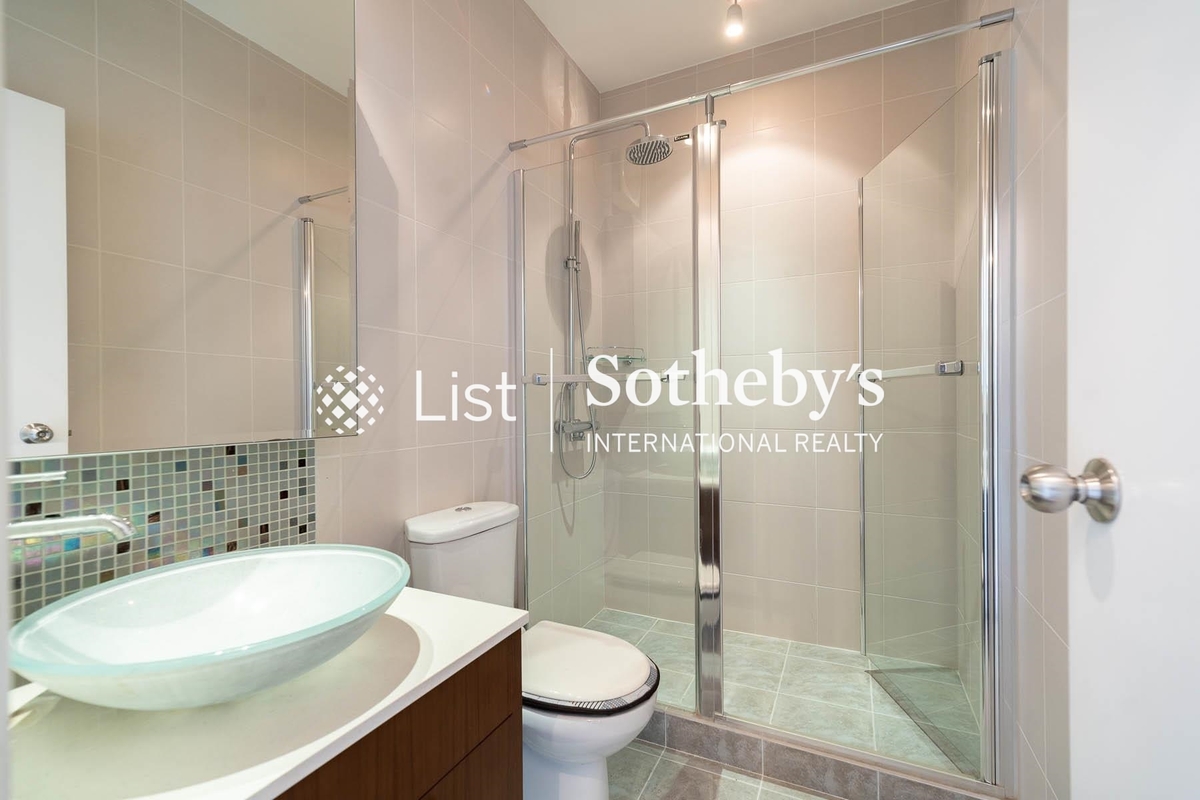 12-22 Black's Link 布力徑12-22號 | Guest Bathroom