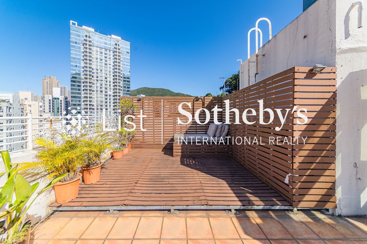 35-41 Village Terrace 山村臺35-41號 | Private Roof Terrace