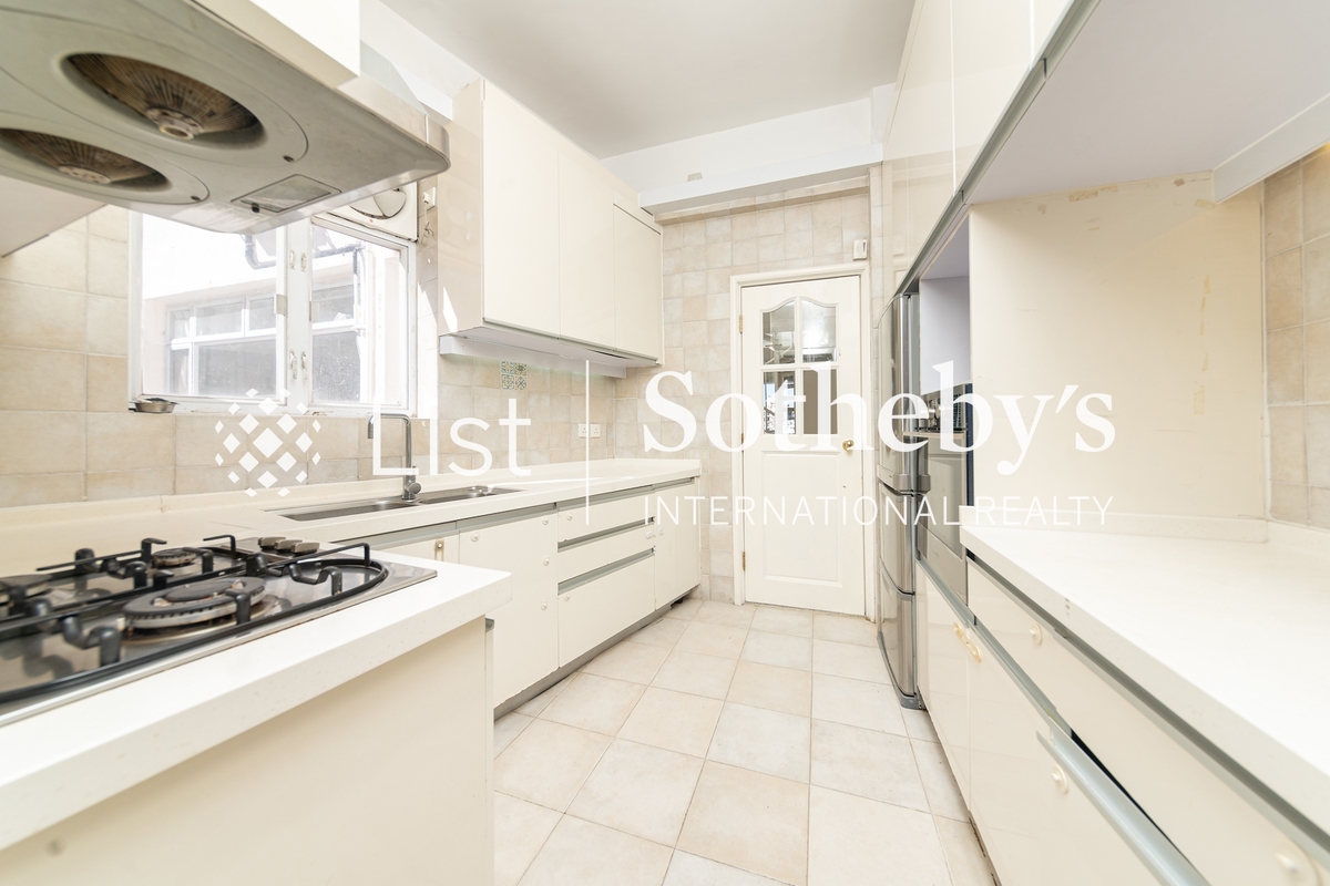 35-41 Village Terrace 山村臺35-41號 | Kitchen