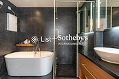 35-41 Village Terrace 山村臺35-41號 | Master Bathroom