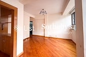 Race Course Mansion 銀禧大廈 | Living and Dining Room