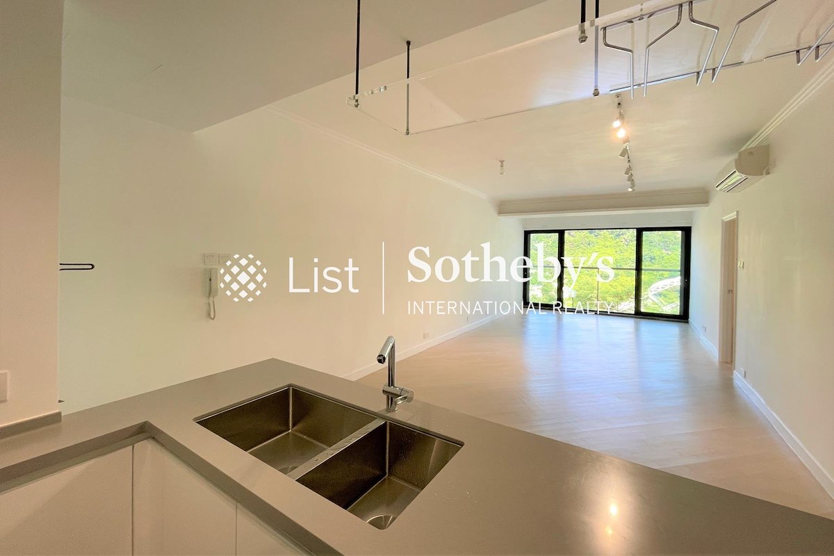 37-41 Happy View Terrace 樂景臺 37-41 號 | Living and Dining Room
