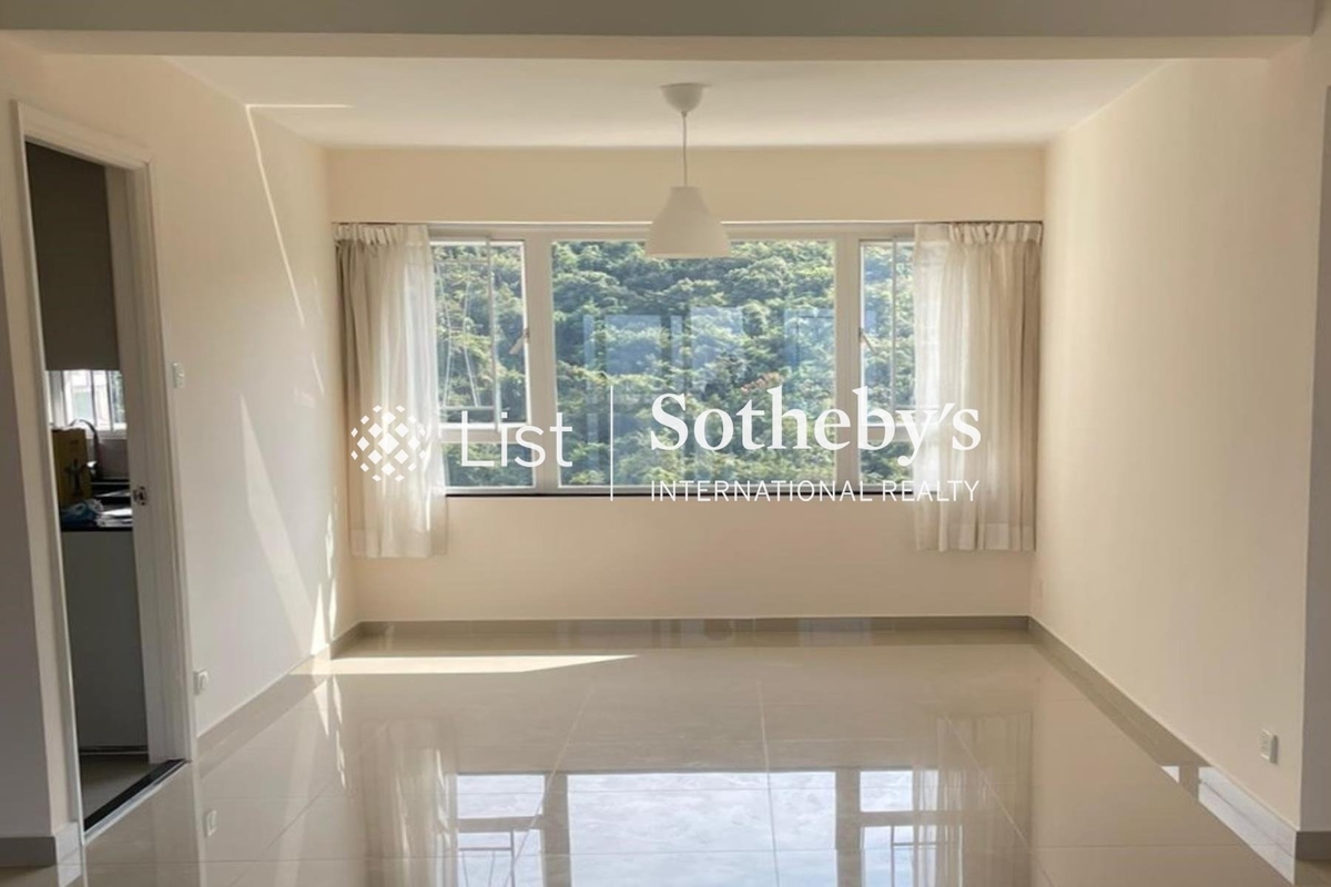 Braemar Hill Mansions 賽西湖大廈 | Living and Dining Room