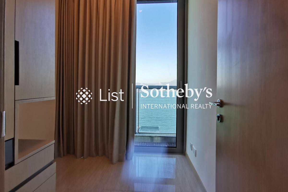 Townplace Kennedy Town Townplace Kennedy Town | Balcony off Second Bedroom