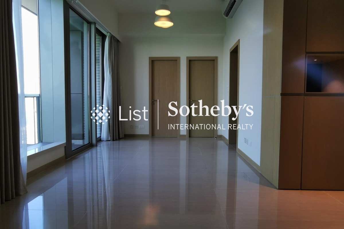 Townplace Kennedy Town Townplace Kennedy Town | Living and Dining Room