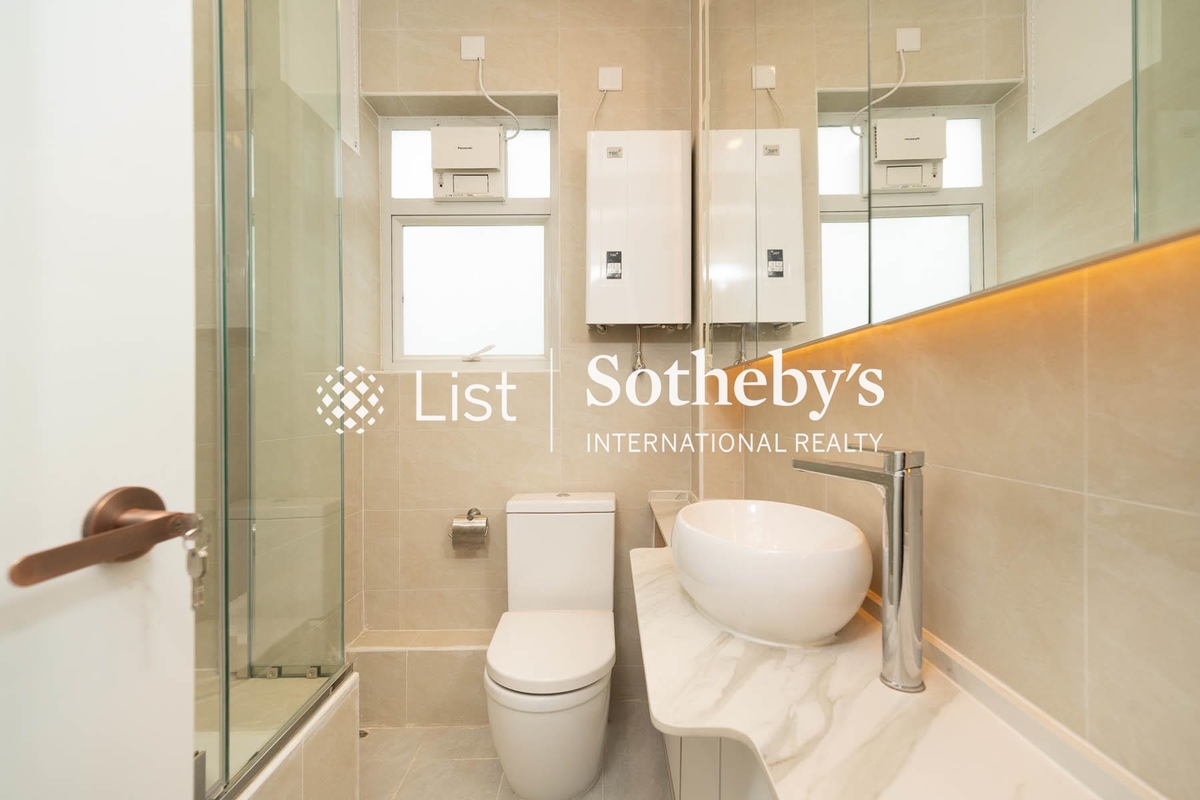 Nos. 51-53 Stanley Village Road 赤柱村道51-53號 | Third En-suite Bathroom