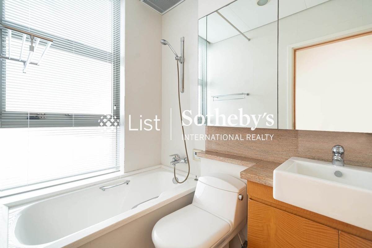 No. 68 Mount Davis Road 摩星嶺道68號 | Third En-suite Bathroom