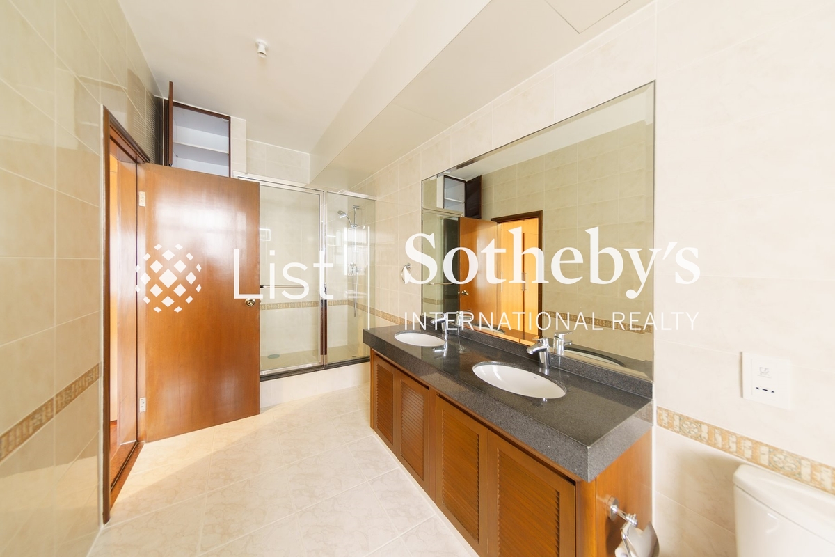 The Manhattan 曼克頓花園 | Master Bathroom