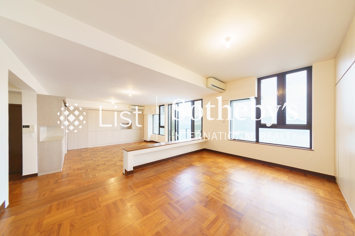 The Manhattan 曼克頓花園 | Living and Dining Room