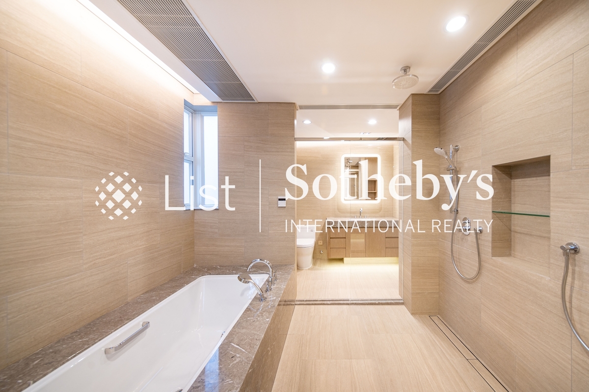 No. 84 Peak Road 山頂道84號 | Master Bathroom