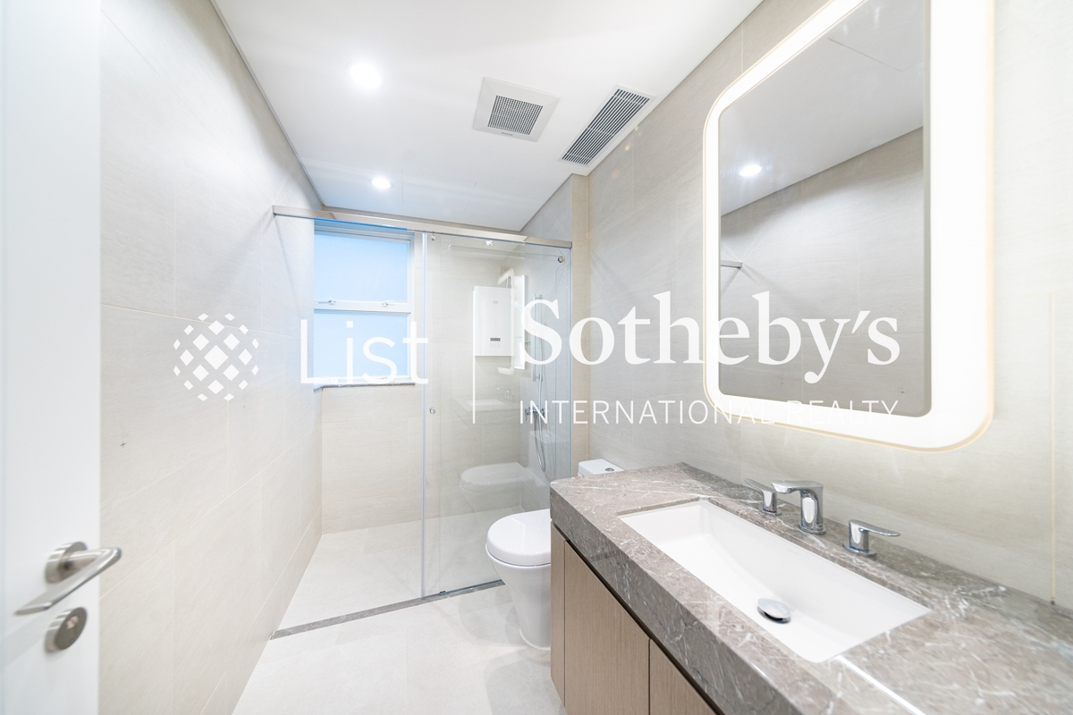 No. 84 Peak Road 山頂道84號 | Fourth En-suite Bathroom