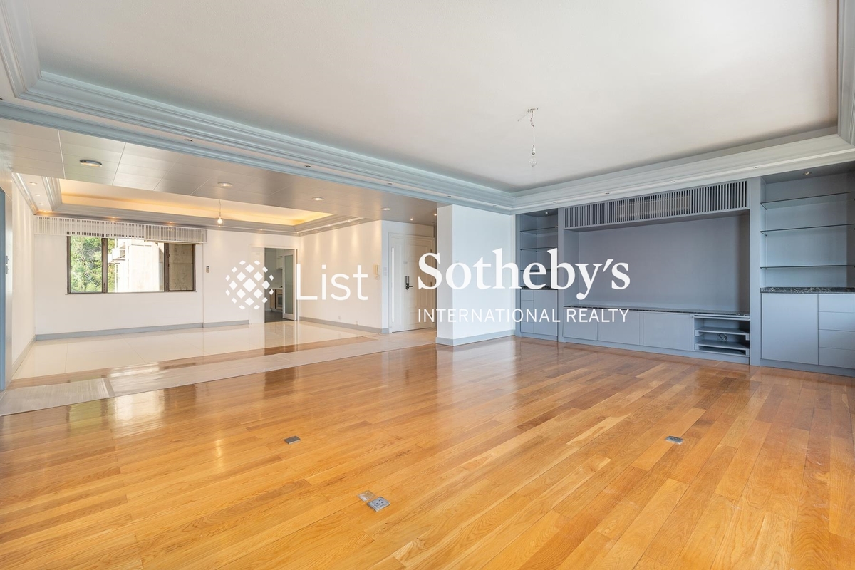 Belgravia Heights 碧濤閣 | Living and Dining Room