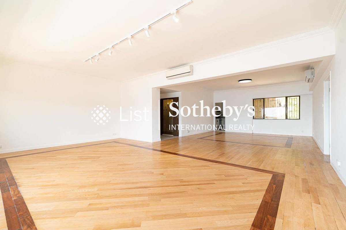 Belgravia Heights 碧濤閣 | Living and Dining Room