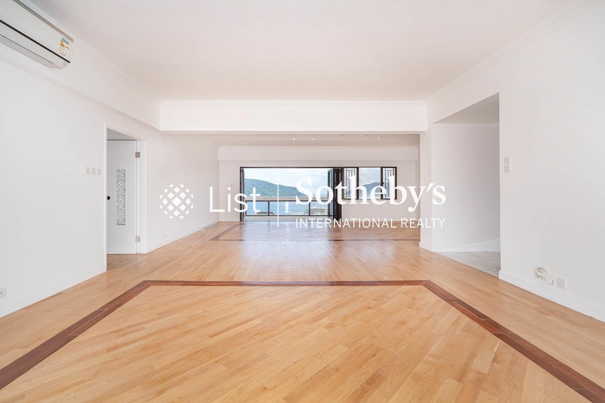 Belgravia Heights 碧濤閣 | Living and Dining Room