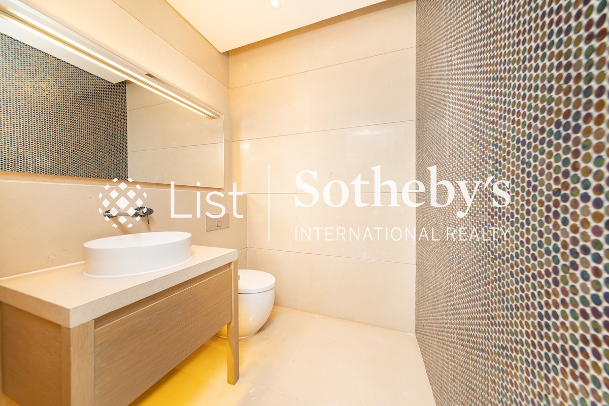 7-15 Mount Kellett Road 加列山道7-15號 | Guest Powder Room