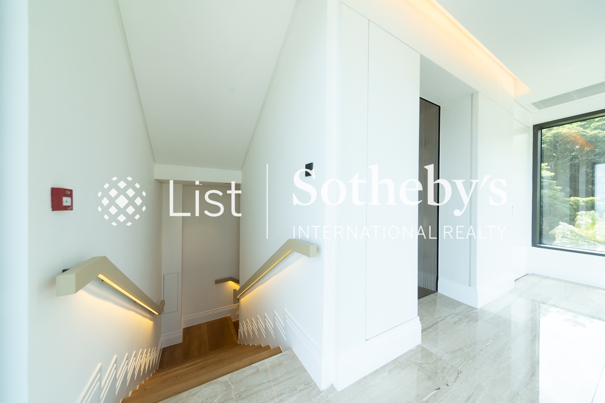 7-15 Mount Kellett Road 加列山道7-15號 | Private Lift and Staircase