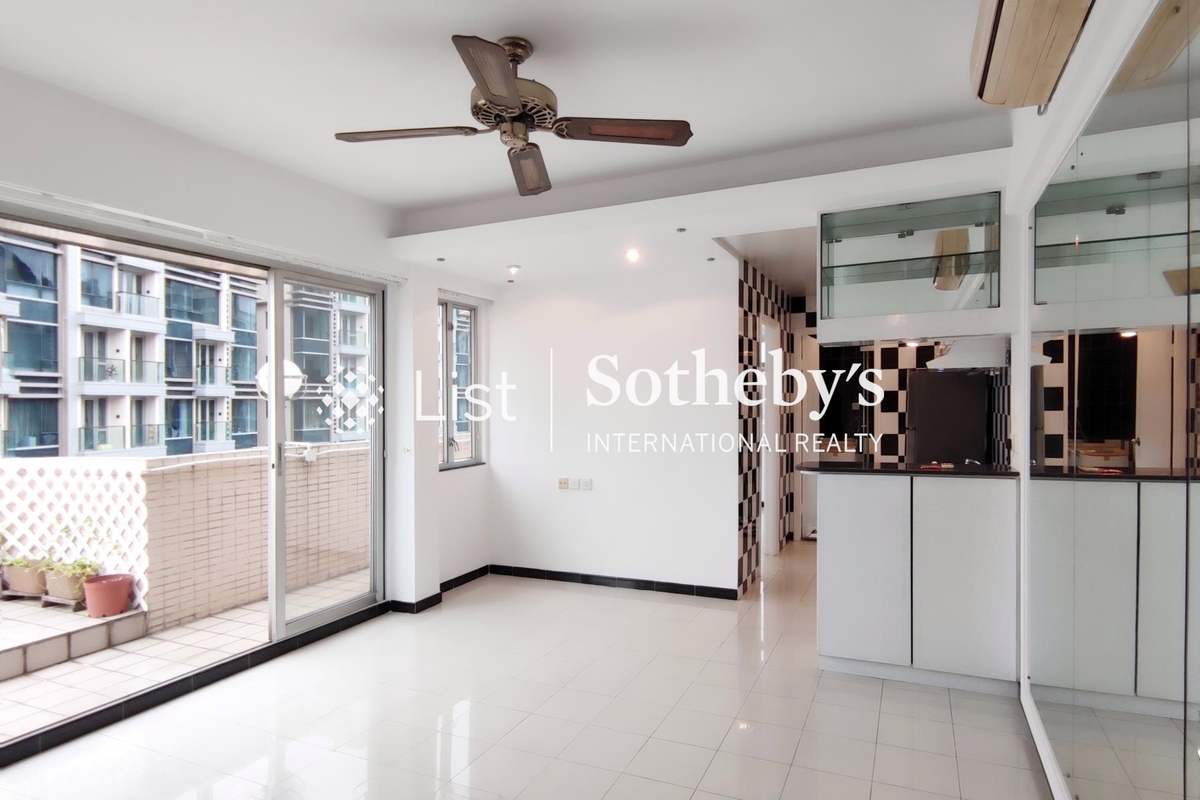 Kingsfield Tower 景輝大廈 | Living and Dining Room