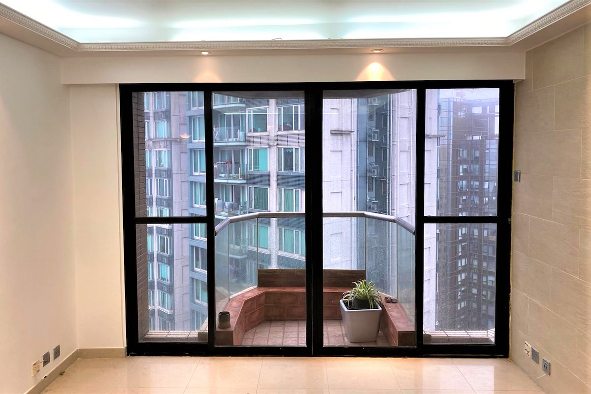 Ronsdale Garden 龍華花園 | Balcony off Living Room
