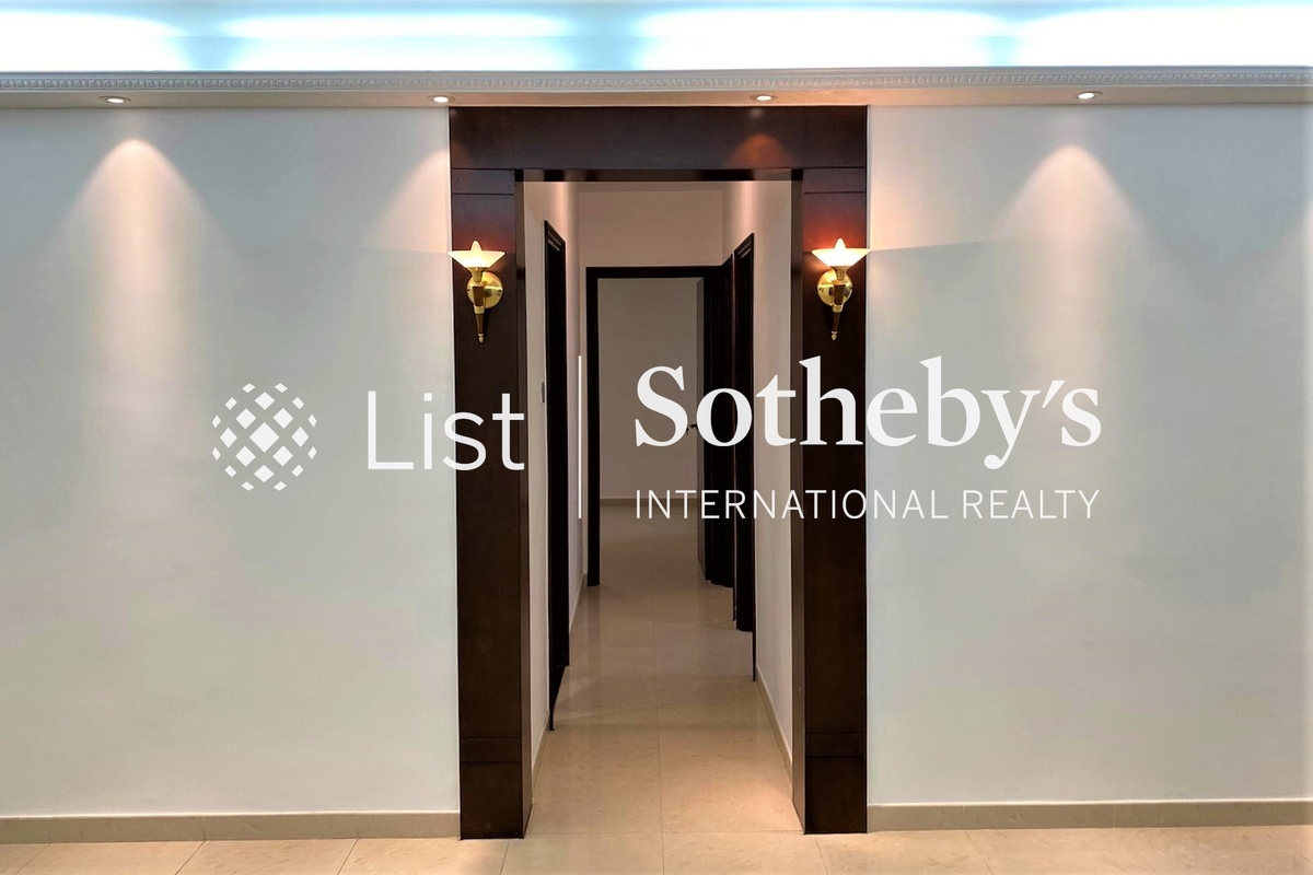 Ronsdale Garden 龍華花園 | Corridor