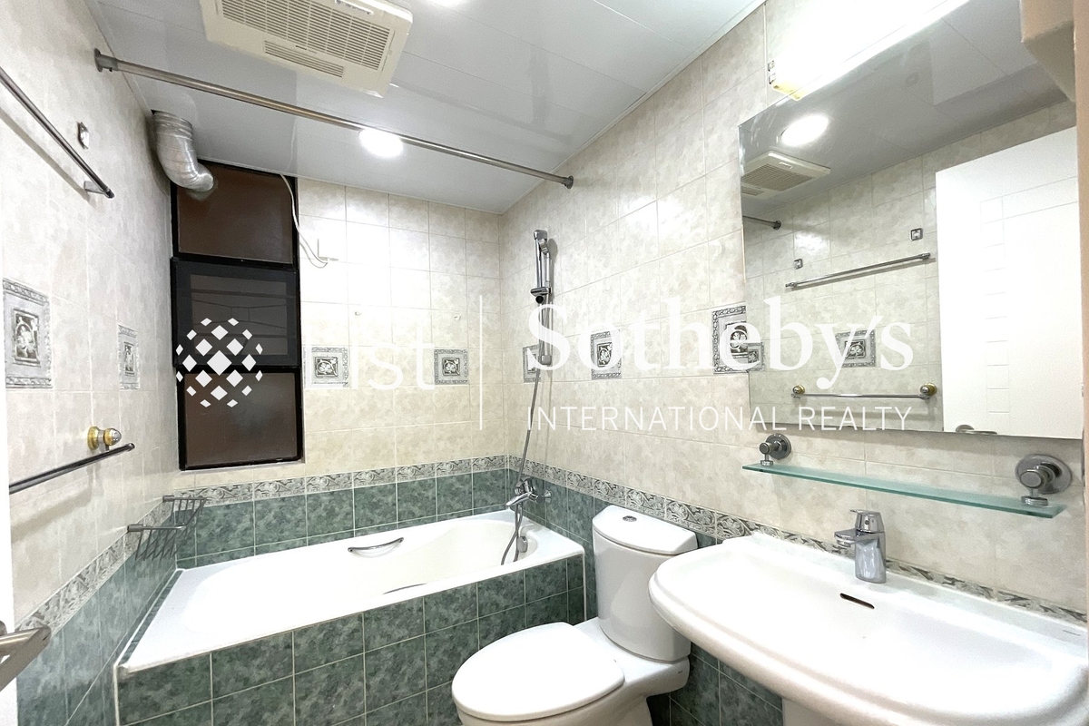 Ronsdale Garden 龙华花园 | Guest Bathroom