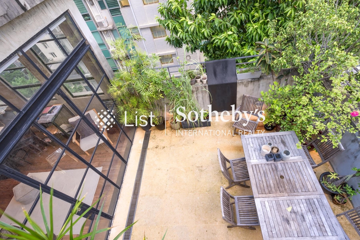 1 U Lam Terrace 裕林臺 1 號 | Private Terrace off Living and Dining Room