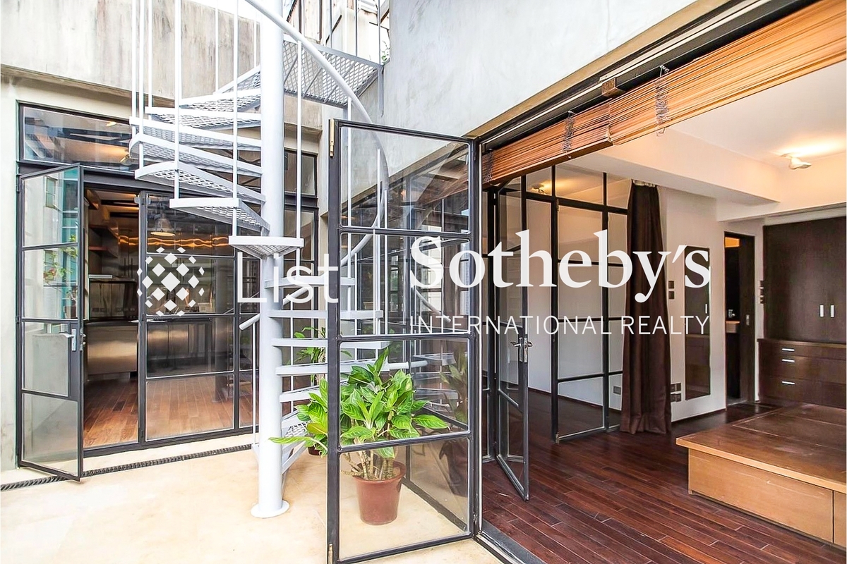 1 U Lam Terrace 裕林臺 1 號 | Private Terrace off Living and Dining Room