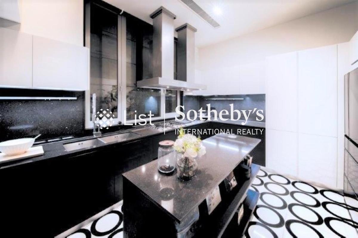 28 Barker Road 白加道28號 | Kitchen