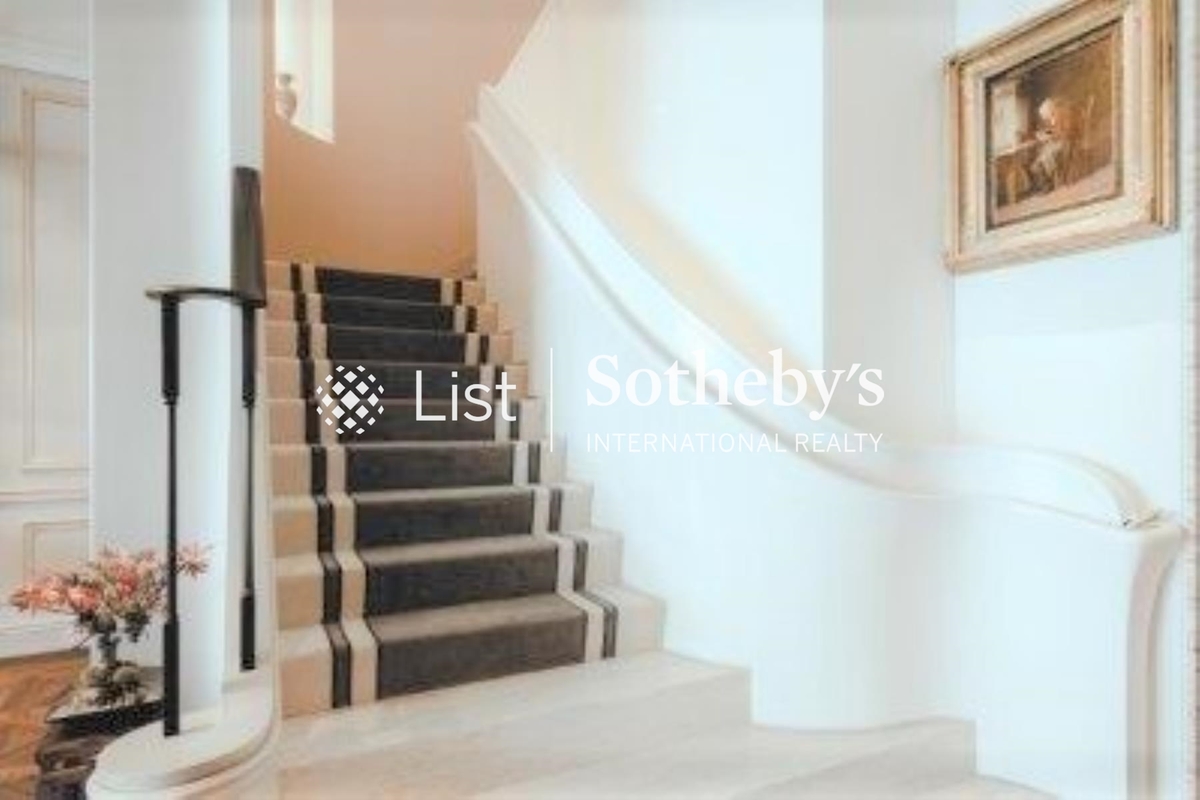 28 Barker Road 白加道28號 | Internal Staircase