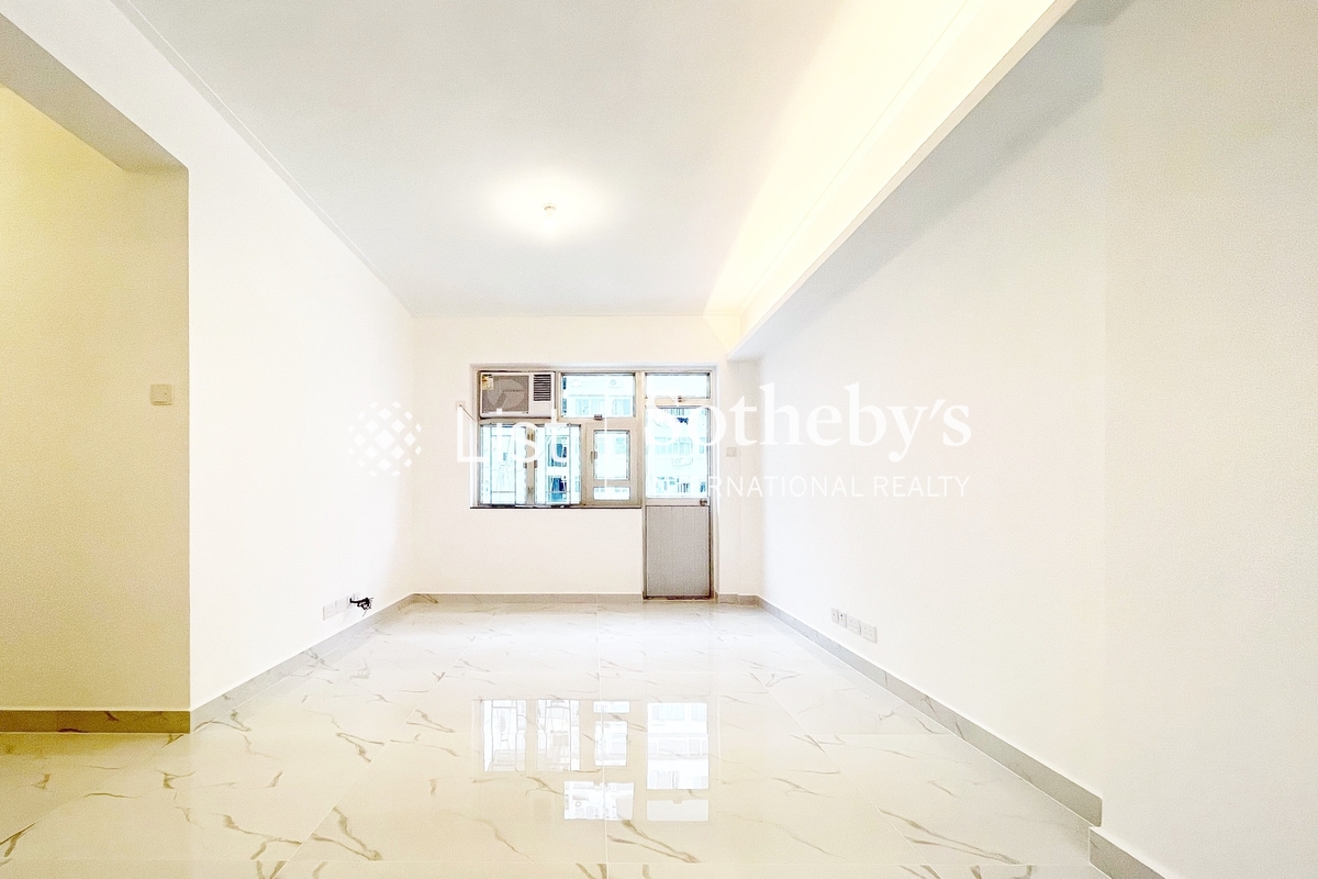 Great George Building 華登大廈 | Living and Dining Room