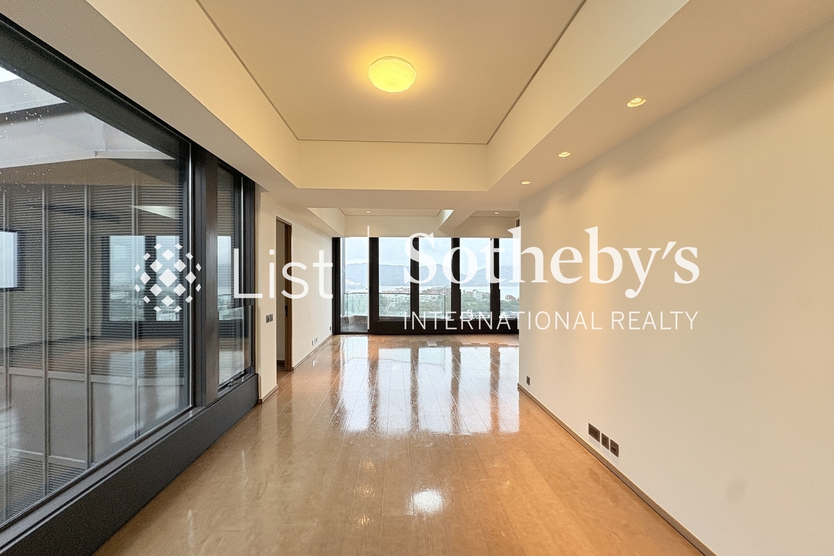 No. 11 Ching Sau Lane 靜修里11號 | Living and Dining Room