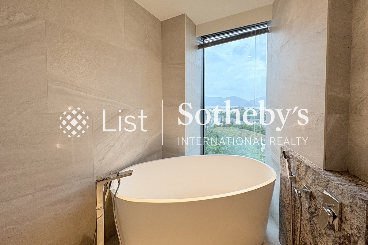 No. 11 Ching Sau Lane 靜修里11號 | Master Bathroom